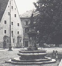 Kaiser-Ludwig-Brunnen am Rathausplatz. Foto: Stadtarchiv Ingolstadt