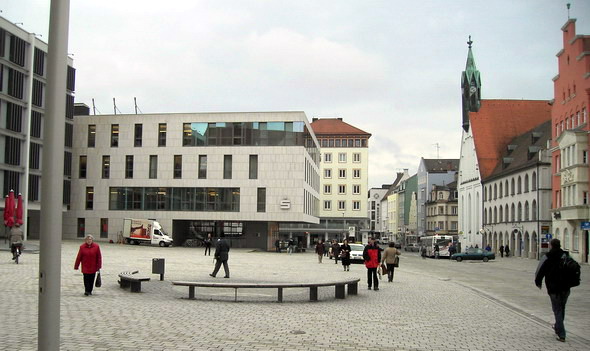 Rathausplatz. Foto: Kurt Scheuerer