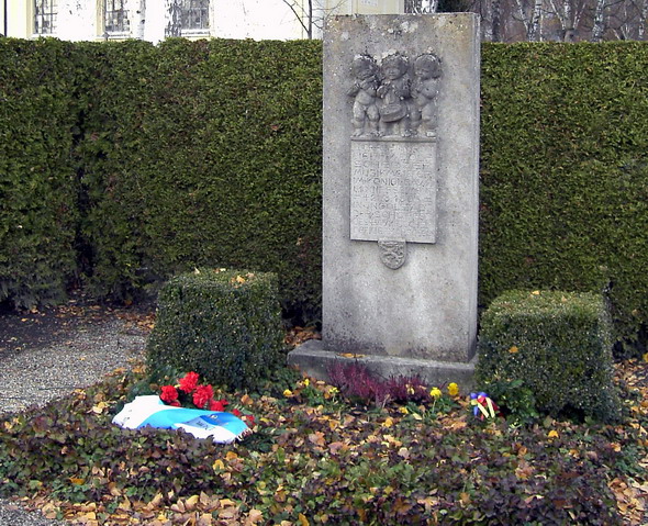 Scherzergrab, Westfriedhof. Foto: Kurt Scheuerer