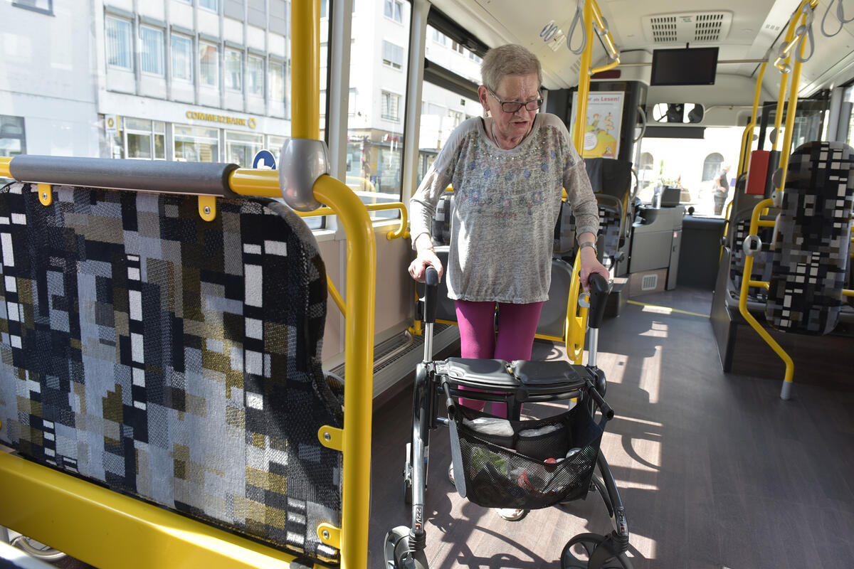 Rollator im Bus