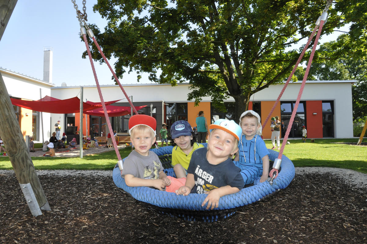 Einweihung kinderKiste in der Veilchenstraße