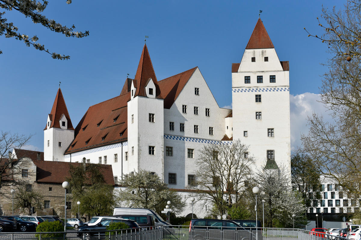 Bayerisches Armeemuseum - Aussenansicht - Neues Schloß 