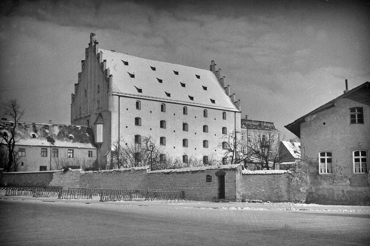 Herzogskasten im Jahr 1945