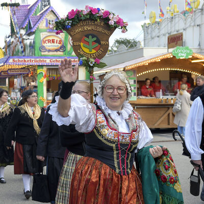 Bild vergrößern: Festumzug 2024