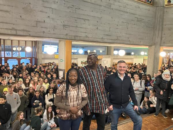 Bild vergr&ouml;&szlig;ern: Besuch am Katharinen Gymansium