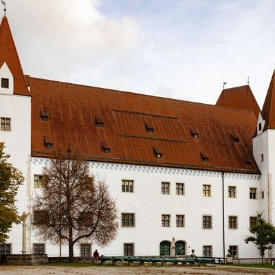 Bild vergr&ouml;&szlig;ern: Neues Schloss 2