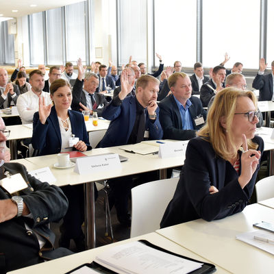 Bild vergr&ouml;&szlig;ern: Treffen der Projektpartner des Modellprojekts Urban Air Mobility im Audi Sportpark am 8.10.2018.