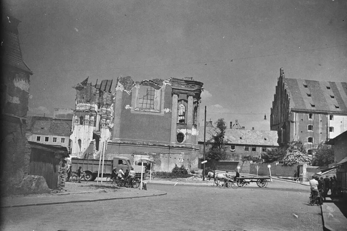 Augustinerkirche bombardiert