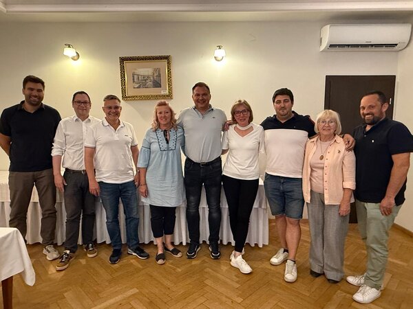 Bild vergr&ouml;&szlig;ern: Die G&auml;ste aus den Partnerst&auml;dten von Murska Sobota, Podstrana/Kroatien, Paracin/Serbien und Ingolstadt, mit B&uuml;rgermeister Damjan An�elj (sechster v.l.)
&copy; Murska Sobota