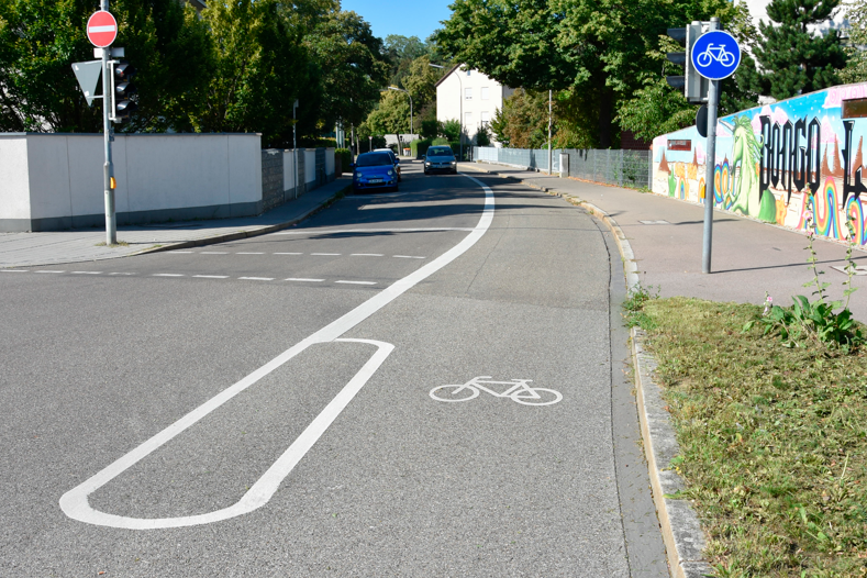 Schleusen an Einbahnstraßen für Radfahrende