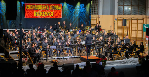 Bild vergr&ouml;&szlig;ern: Blaskapelle &raquo;Prekmurska godba Bakovci&laquo; aus Murska Sobota