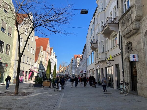 Neues Pflaster in der Fu&szlig;g&auml;ngerzone