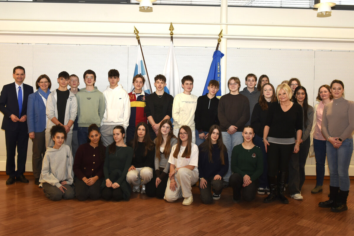 Oberb&uuml;rgermeister Dr. Michael Kern begr&uuml;&szlig;t Austauschsch&uuml;ler aus Grasse und die Partnerschule Christoph-Scheiner-Gymnasium