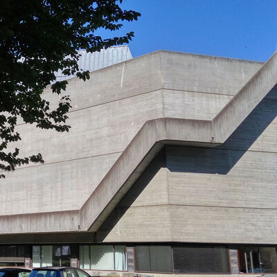Bild vergr&ouml;&szlig;ern: Stadttheater Außenansicht 2