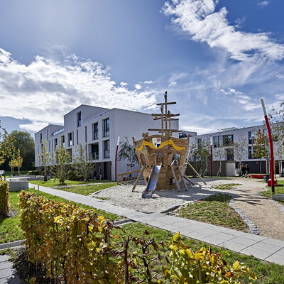 Bild vergr&ouml;&szlig;ern: Spielplatz