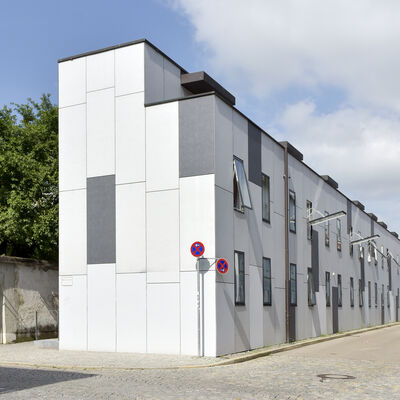 Bild vergr&ouml;&szlig;ern: Fassade