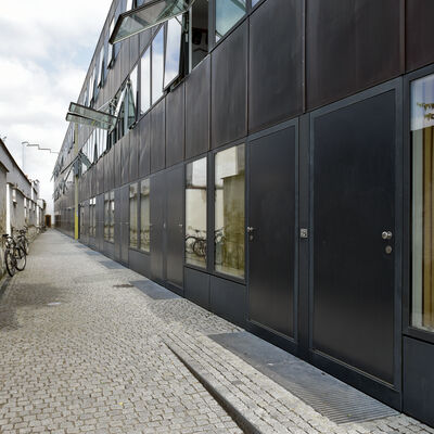 Bild vergr&ouml;&szlig;ern: Fassade zur Stadtmauer