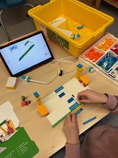 Robotik spielerisch entdecken Hort Tintenklecks