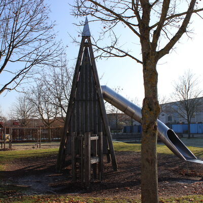 Bild vergr&ouml;&szlig;ern: Spielplatz