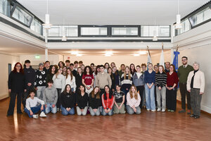 Bild vergr&ouml;&szlig;ern: B&uuml;rgermeisterin Dr. Dorothea Deneke-Stoll (r.) empfing Vertreterinnen und Vertreter des Katharinen-Gymnasiums zusammen mit ihren G&auml;sten aus Carrara.