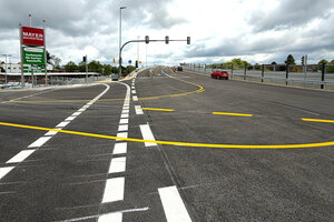 Bild vergr&ouml;&szlig;ern: Die neue Br&uuml;cke &uuml;ber die Bahnanlage verbindet die Beilngrieser Stra&szlig;e mit der Siemensstra&szlig;e.