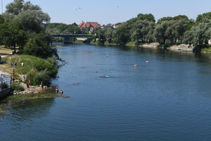 Bild vergr&ouml;&szlig;ern: Das Donauschwimmen sorgte f&uuml;r Abk&uuml;hlung bei hei&szlig;en Temperaturen.