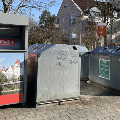 Aktuell entfernen die Ingolstädter Kommunalbetriebe (INKB) schrittweise die Altkleidercontainer von den Wertstoffinseln.