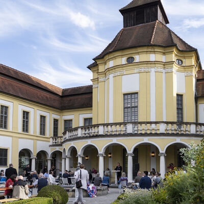 Die Feierlichkeiten zum 10-jährigen Bestehen des Neubaus fanden im Anatomiegarten statt.