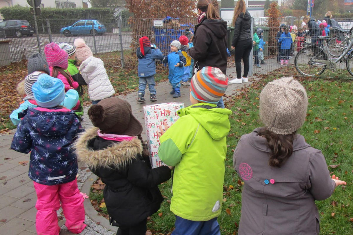 Kinder Spenden Weihnachtspackchen