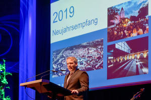 Bild vergrößern: Oberbürgermeister Christian Lösel bei seiner Rede zum Neujahrsempfang