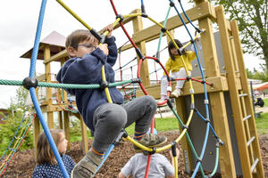 Bild vergrößern: Der Kindergarten "
Am Eichenwald" in Gerolfing.