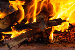 Bild vergrößern: Offenes Feuer