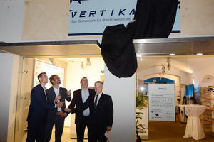 Bild vergrößern: Dr. Jens Hogreve, Franz Glatz, Dr. Reinhard Brandl und OB Dr. Christian Lösel eröffneten den Showroom