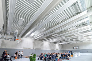 Bild vergrößern: Pünktlich zum Schuljahresstart konnte die Einweihung der Turnhalle erfolgen