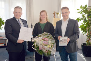 Bild vergrößern: OB Christian Lösel, Studentin Verena Gaukler und Matthias Schickel.