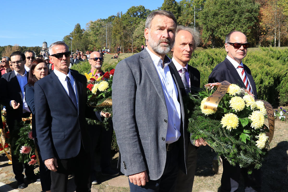 Kragujevac Gedenktag Kranzniederlegung Engert