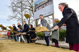 Bild vergrößern: Die Bauarbeiten für den Erweiterungsbau der Christoph-Kolumbus-Grundschule können beginnen