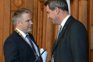 Bild vergrößern: Oberbürgermeister Christian Lösel und Ministerpräsident Markus Söder