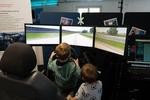 Bild vergrößern: Im »fahrerlos« in der Ludwigstraße 39 wird es auch einen Fahrsimulator für alle großen und kleinen Besucher geben