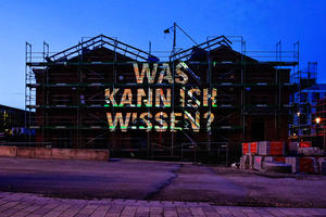 Bild vergrößern: Lichtprojektion auf dem künftigen Museum für Konkrete Kunst und Design