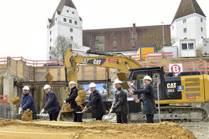 Bild vergrößern: Spatenstich Hotel und CongressCentrum