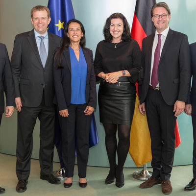 Bild vergr&ouml;&szlig;ern: V.l. Dr. Christian Lösel, Dr. Reinhard Brandl, Grazia Vittadini, Andreas Scheuer, Bram Schot
