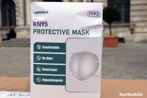 Bild vergrößern: Im ÖPNV und im Einzelhandel sind FFP2-Masken vorgeschrieben