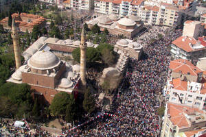 Bild vergrößern: Mesirfest um die Sultanmoschee in Manisa