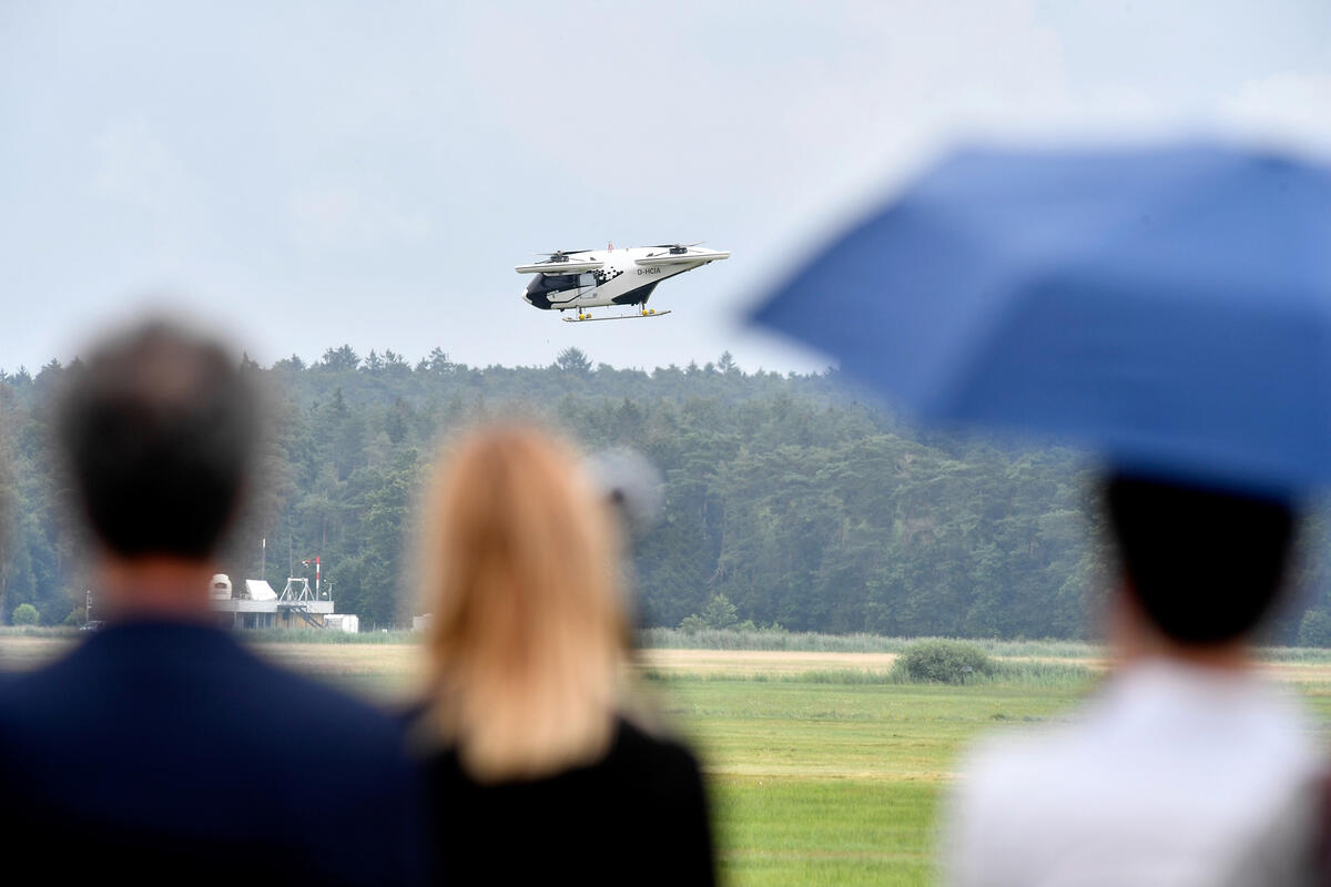 City-Airbus hebt in Manching ab