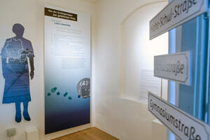 Bild vergrößern: Neue Ausstellung im Marieluise-Fleißer-Haus: Von der lernbegierigen zur gelehrten Frau