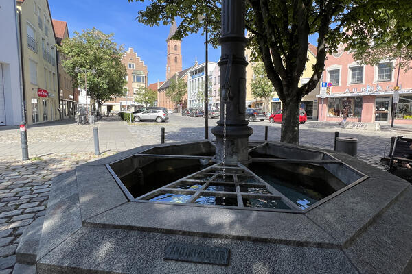 Trinkwasserbrunnen Holzmarkt