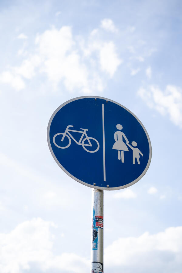 Getrennter Geh- und Radweg