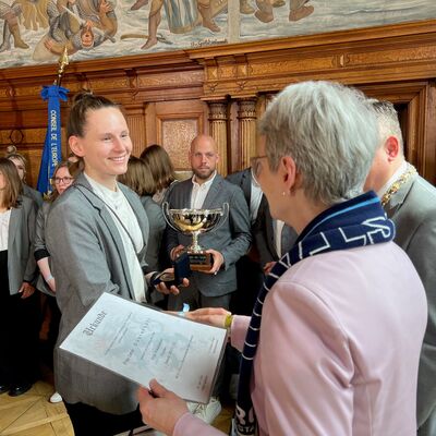 Bild vergr&ouml;&szlig;ern: ERCI Empfang Pokalsiegerinnen - &Uuml;bergabe der Goldenen Sportmedaille