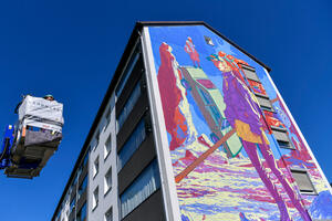 Bild vergrößern: Fassadengestaltung des Künstlers Taxis an der Manchinger Straße